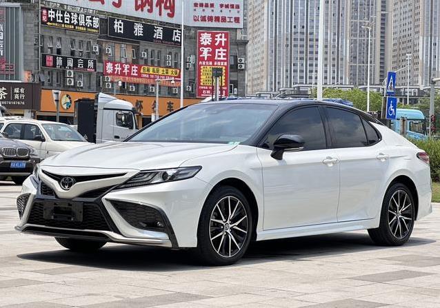 15万买凯美瑞锋尚版，2.7万公里一手车，值不值？