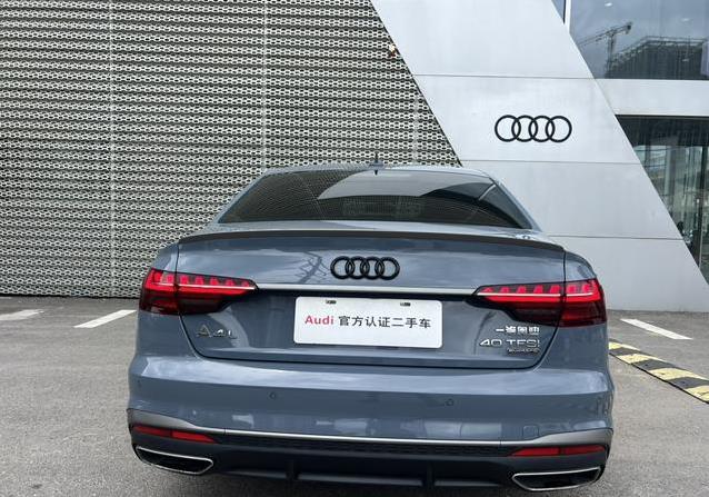 18.8万入手豪车梦，奥迪A4L两年降一半，值不值？