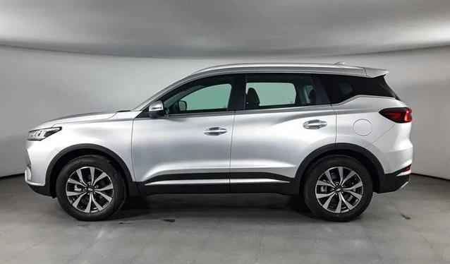 8万买大空间SUV，瑞虎7新款配置爆棚，哪个型号最值？