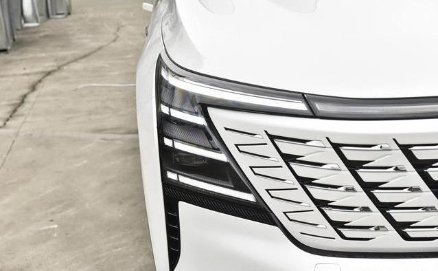 10万买大空间SUV，192马力超省油，CS75 PLUS凭啥这么火？