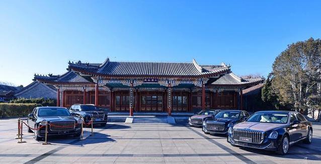 红旗国雅震撼亮相，V8动力碾压豪车，凭啥这么自信？