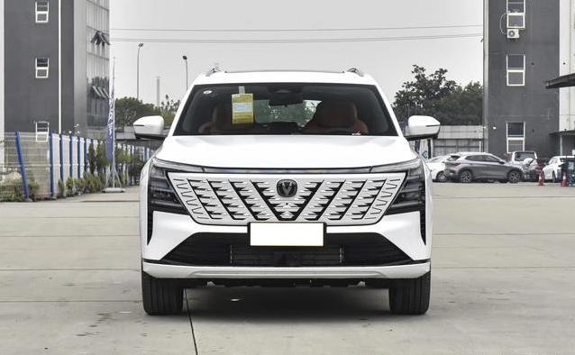 10万买大空间SUV，192马力超省油，CS75 PLUS凭啥这么火？