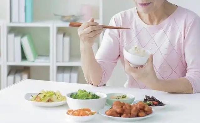 清淡饮食流行，身体却频频报警，你中了几个误区？