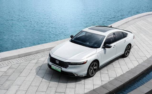 16万买续航1000公里轿车，省油又好开，真香！