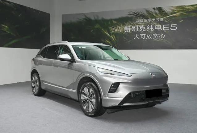 15万买中大型SUV？别克E5零跑C16同天开战，谁更值？