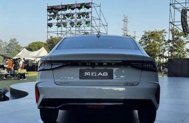 7.99万混动轿车风云A8，70km纯电续航，性价比真无敌？