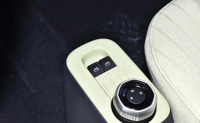 2.99万买吉利熊猫mini，颜值爆表好停车，续航短咋选？