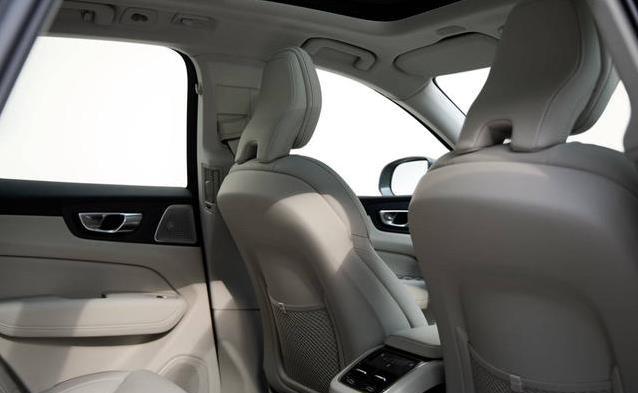 直降14万！沃尔沃XC60仅25.49万，安全升级值不值？