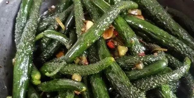 一根黄瓜切片拌蚝油，冰箱一夜变美味，你敢试吗？