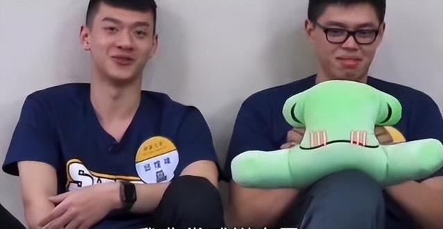 陈宝莲儿子23岁追梦篮球场，豪言赚大钱，音乐路却悄悄开花？