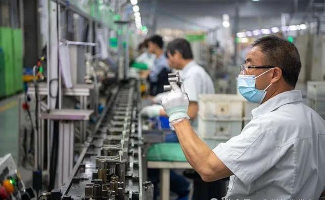 万宝第3亿台压缩机下线，VC新品省电又安静，全球市场咋接招？