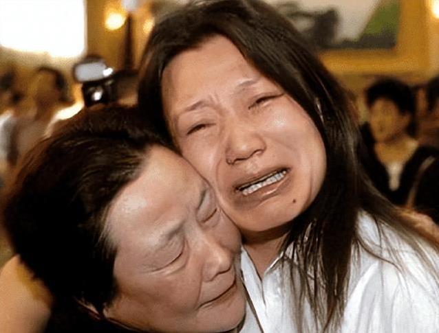 她唱红豫剧却被奶奶收回艺名，离婚风波后仍站春晚，凭啥还敢唱？