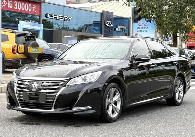 9万公里皇冠仅卖10.8万，首付3万开回家，值吗？