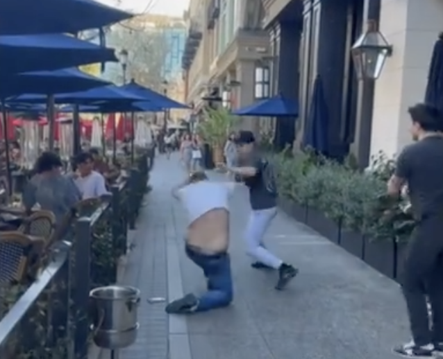 以色列裔美国人街头说母语遭围殴