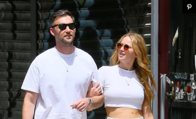 “大表姐”詹妮弗·劳伦斯怀孕 将迎来和丈夫的第一个孩子