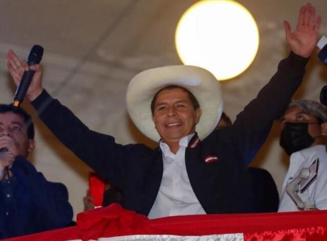 秘鲁总统多名亲信涉腐败被拘捕 