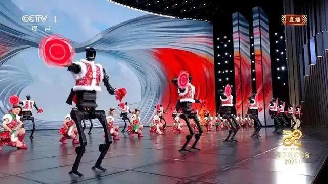 宇树科技机器人在2025年蛇年春晚，图源CCTV直播