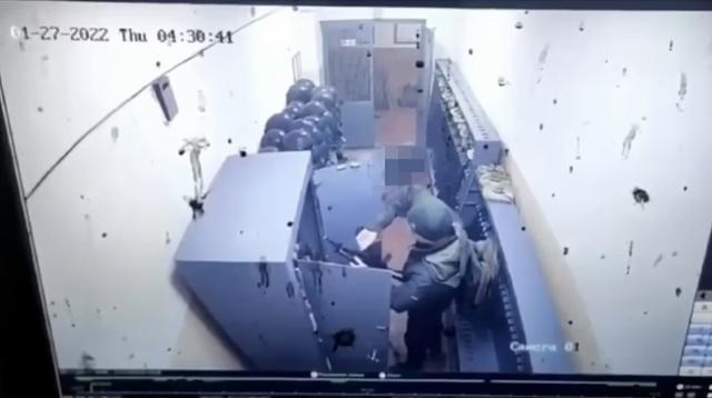 监控曝光恐怖时刻！枪杀5名同事逃跑的乌克兰士兵被捕！