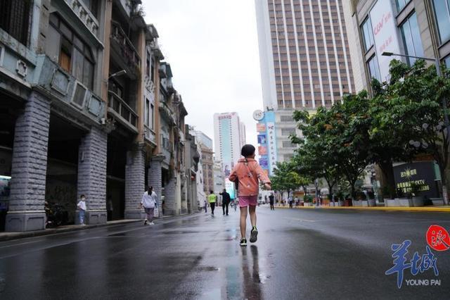 广州中小学暂缓返校；天河一地划为封控区；下周上班时间有变化