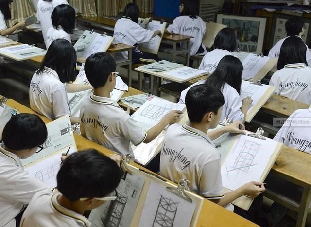 学霸为什么很容易认出？身上会有这3个特征！
