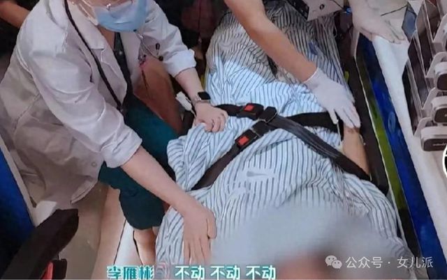 一个家庭最大的不幸：孩子在等父母道歉，父母却在等孩子感恩