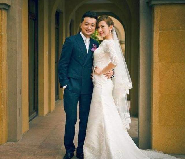 尼格买提老婆独自赴国外留学 夫妻互动少被疑婚变