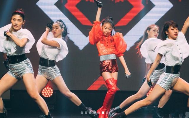 郭台铭女儿现身富士康年会现场 登台跳舞星味十足