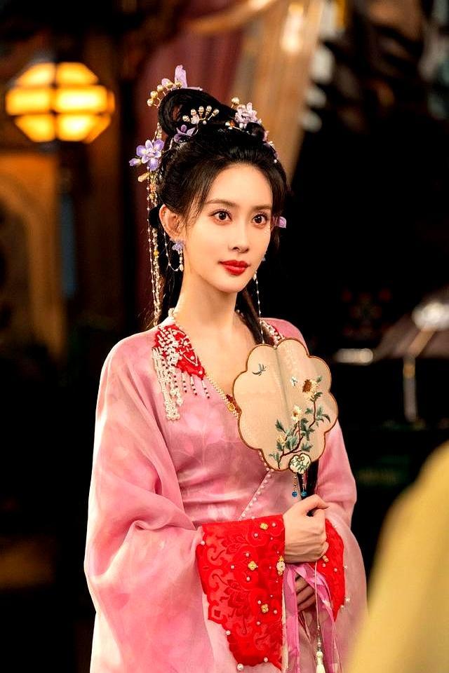 孟子义内娱第一个饭渣人设 从“作精”到“笨蛋美人”的逆袭之路