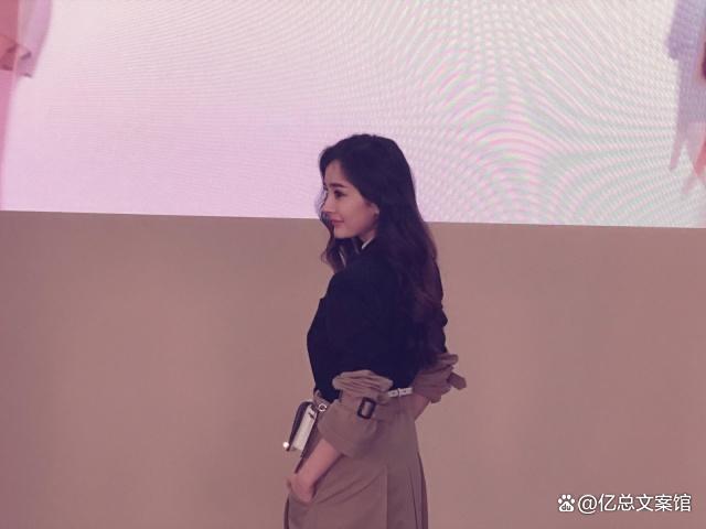 《王牌对王牌》杨幂听到100亿的力杨第一反应 年度最清醒发言
