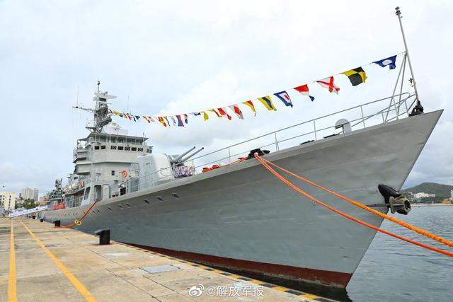 海军昭通舰退役暨移交仪式在三亚某军港举行