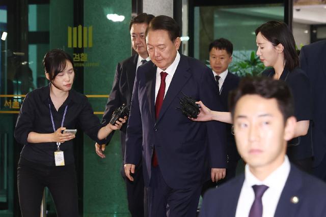 大V：李在明尹锡悦完全不一样 首月表现获正面评价