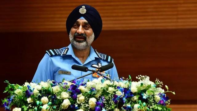 巴防长否认印度击落巴方军机 巴基斯坦反驳印方说法