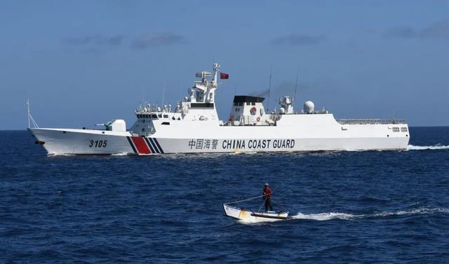 记者：中方黄岩岛反制菲不留情面 十多艘菲船被“一锅端”