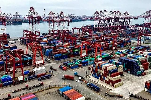 专家:中国面对美国敢出牌