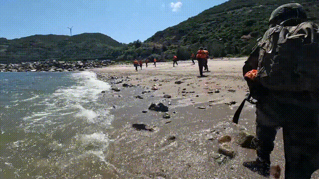 陆军第74集团军某特战旅开展登岛破袭实战化训练