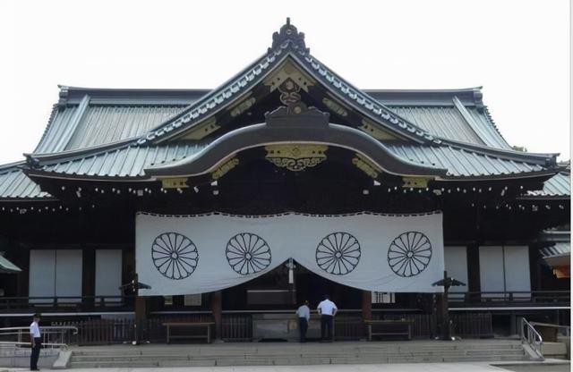 多名日本政客今天“拜鬼” 靖国神社里供奉的是什么东西