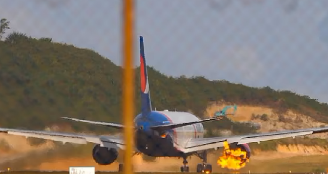 俄一架载有321人的飞机起飞时起火 有乘客拍下现场惊险画面
