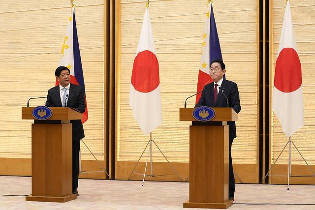 菲律宾称会谨慎考虑与日本军事合作 努力保持菲律宾不在中美之间“选边站”