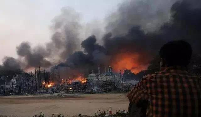 缅甸妙瓦底贸易区遇袭，易区遇袭员死于火5名工作人员死于火灾