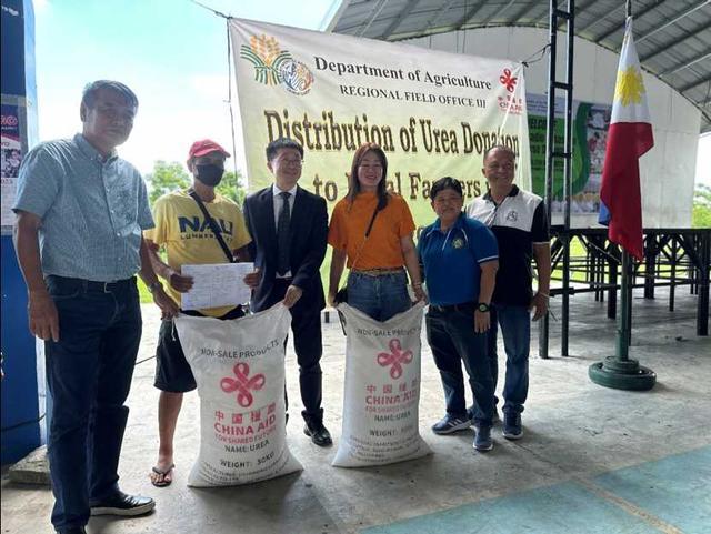 菲律宾举行中国援菲化肥分发仪式 助推当地经济发展和民生改善