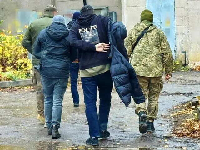 英国记者称同事“D”被乌军人员带走图源:斯塔基