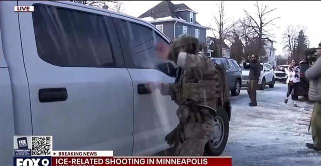 美国移民局特工当街爆头美公民引爆怒火，这个机构为何无法无天？