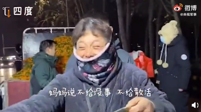 熟悉的味道！冬至消防员吃水饺认出妈妈的味道