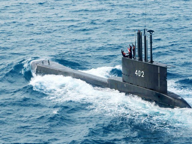 印尼一艘载有53人的潜艇在巴厘岛以北海域失踪