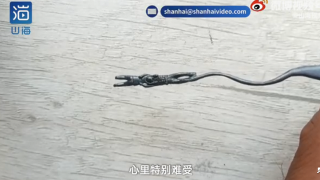泪目！90后美术老师铅笔芯上刻出消防员救援瞬间