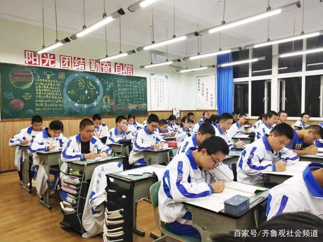 高三学生因被停课喝下百草枯身亡 家属要求学校提供监控被拒绝