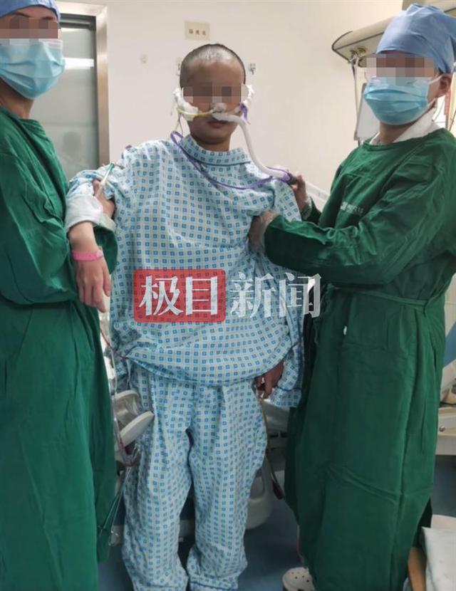 遭姐夫投毒百草枯的女孩已能站立 或转入普通病房