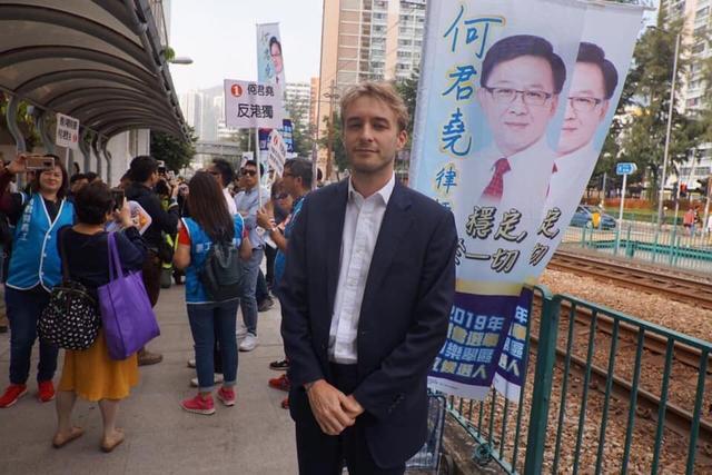 凭社保卡“发好评领现金”？反华账号真信了…