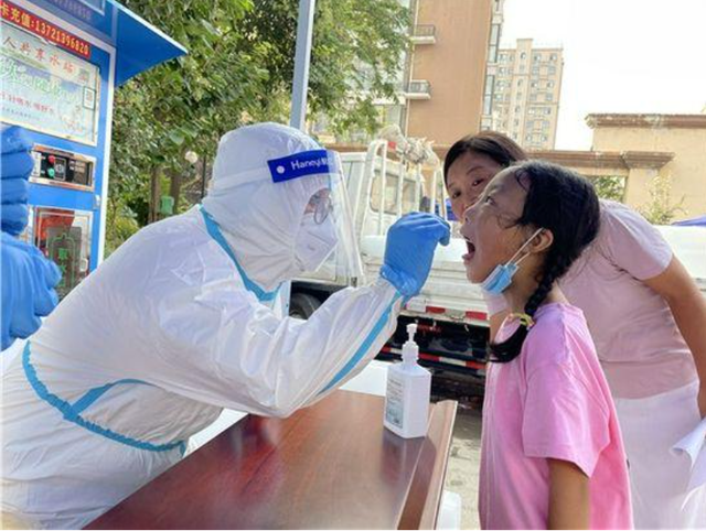 张文宏:新冠没有那么吓人但仗难打 已出现向好迹象