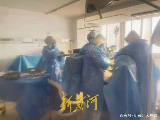 疫情下上海六院救治外籍患者被质疑